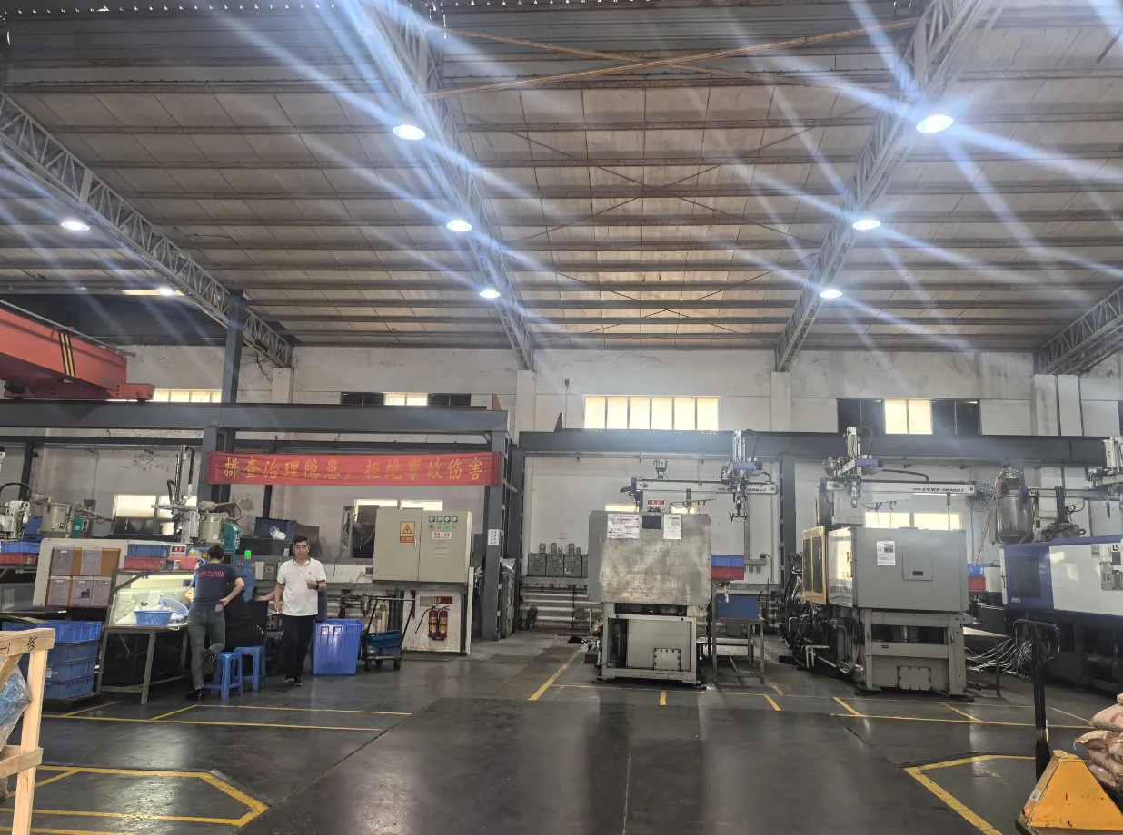 Custom plastic injection molding factory producing OEM plastic parts in Dongguan, China